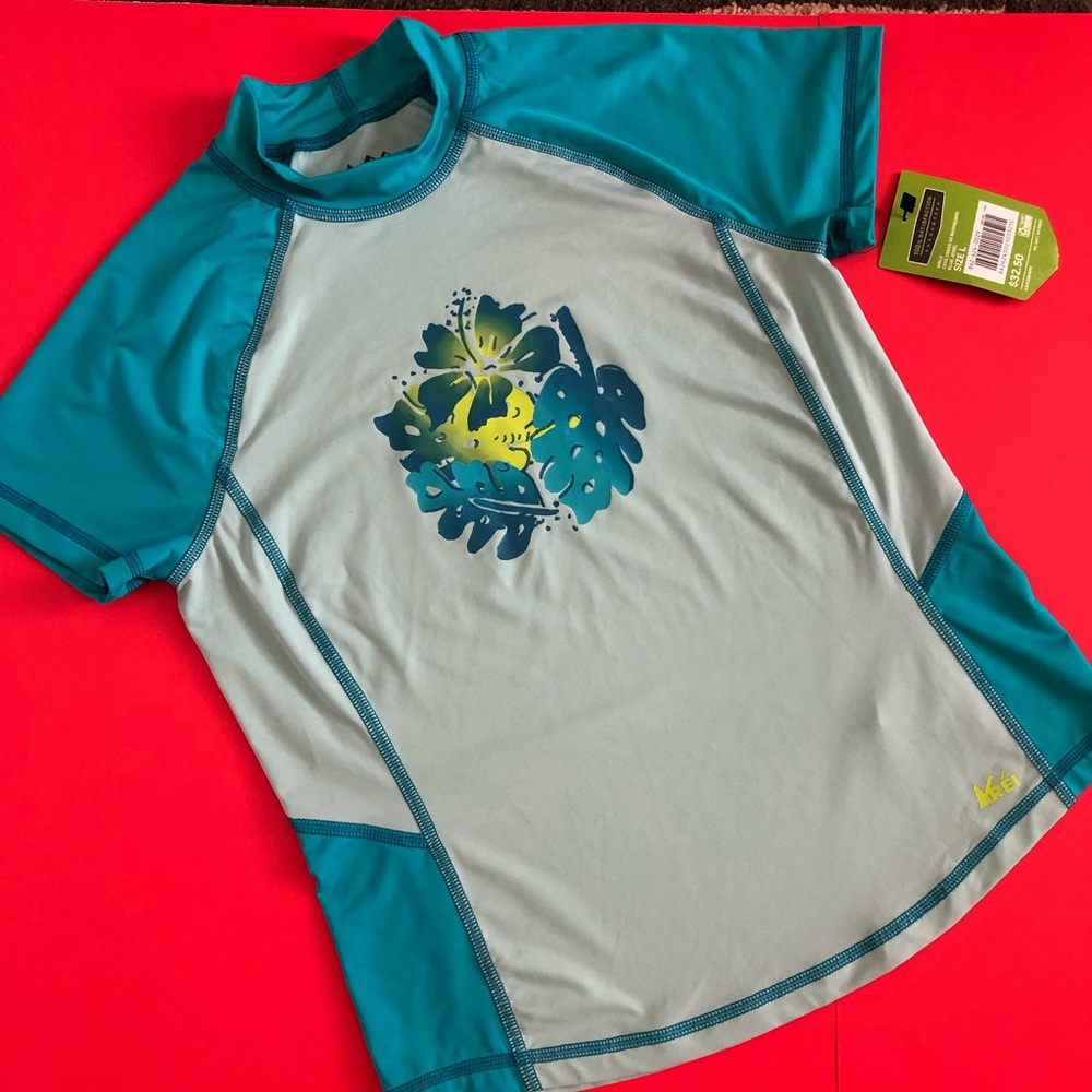 NEW 🤩 REI girls swim rashguard size L